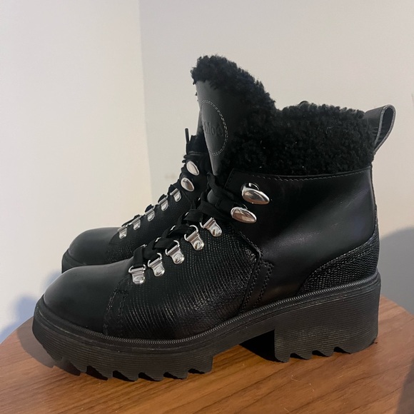 Authentic Black Leather Women's Boots by Chloé - Picture 2 of 5
